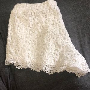 white floral shorts new